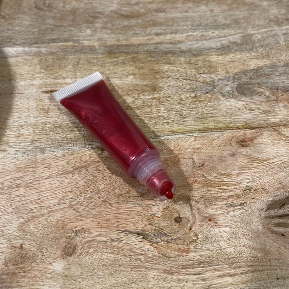 Organic, All Natural, Non-GMO Lip Gloss (color: Bloodlust) - Picture 2 of 3
